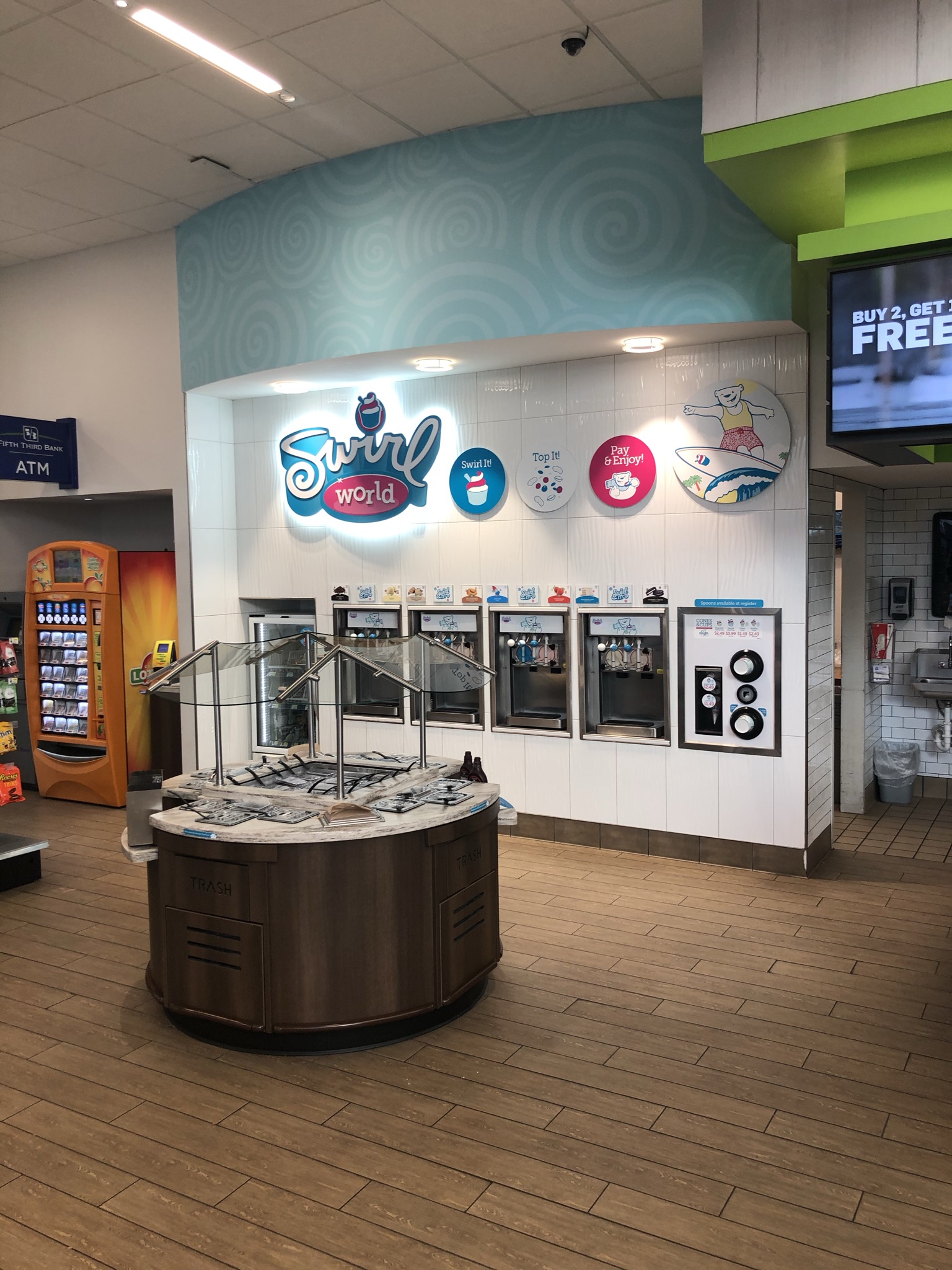 Available property at RaceTrac Swirl World Station